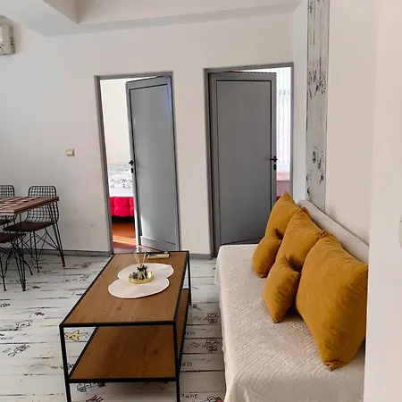 2 Bedrooms Apartment. Apartman