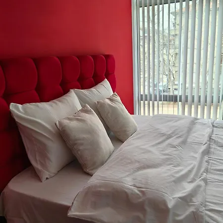 2 Bedrooms Apartment. Apartman